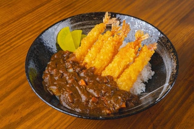 Shrimp Temp Curry Don (Chili Logo in the Front).